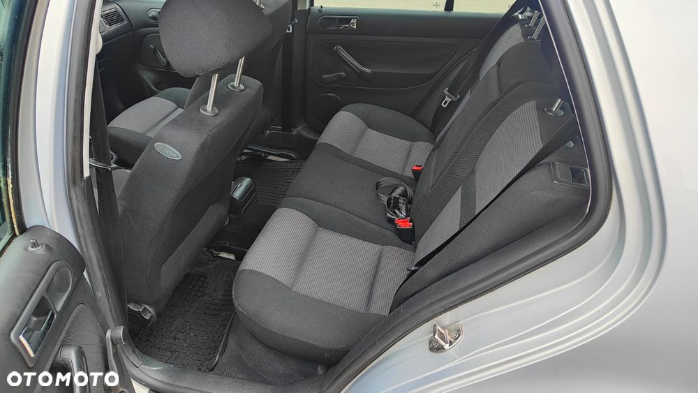 Volkswagen Golf - 26