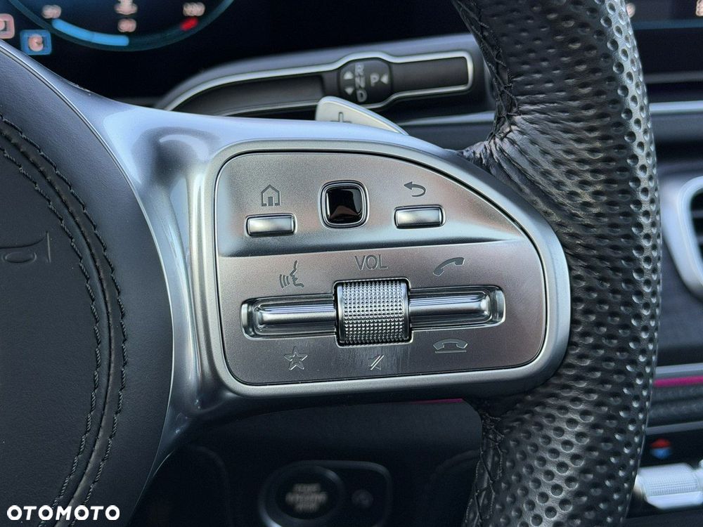 Mercedes-Benz GLS - 23