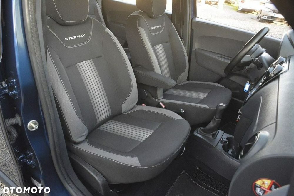 Dacia Lodgy SCe 100 Stepway - 19