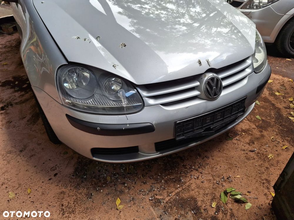 Zderzak przedni VW Golf 5 LA7W z Niemiec