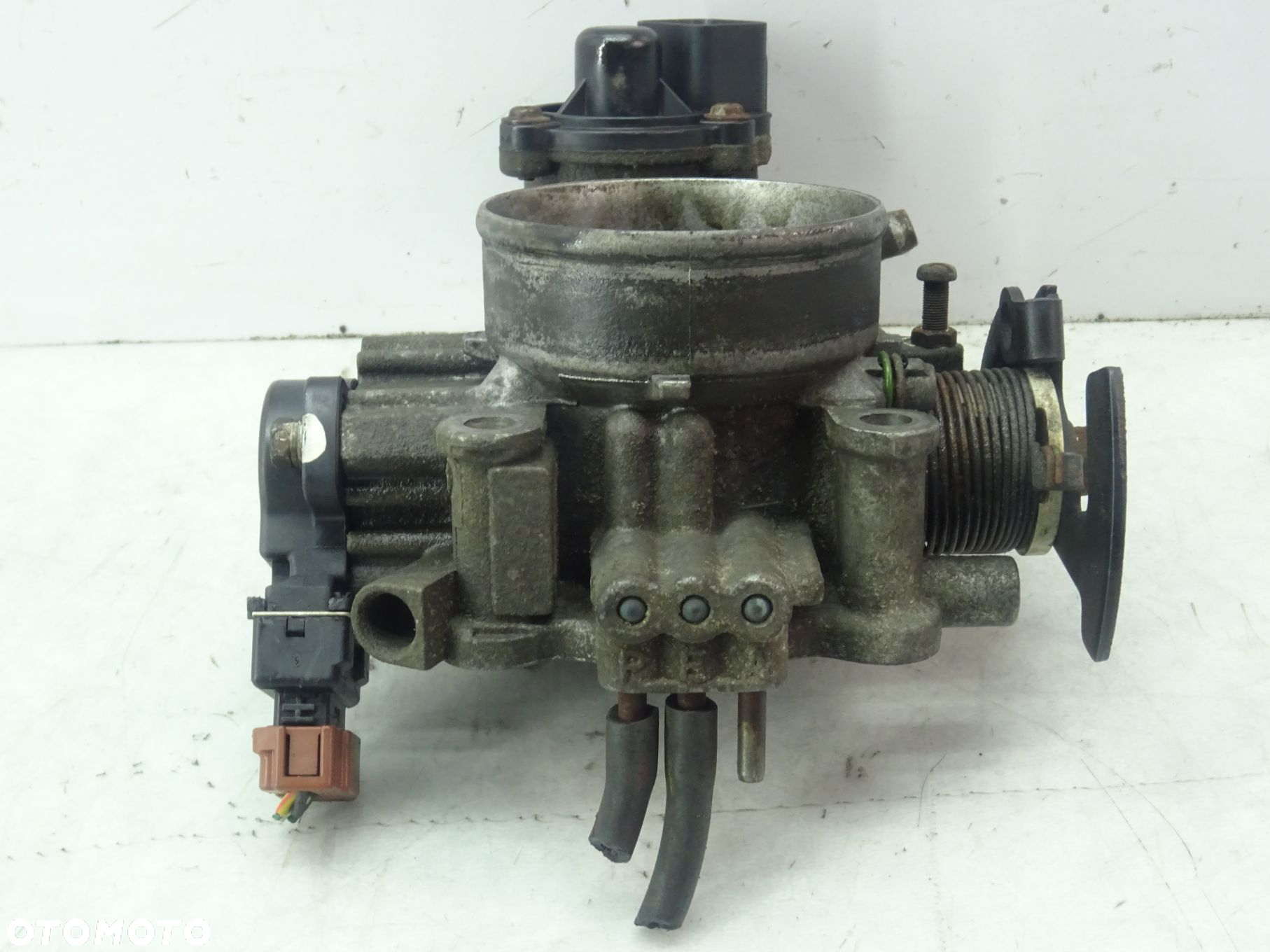 Przepustnica Mitsubishi Carisma I 1995-1999 1,6 BENZYNA 4PIN 6 PIN - 6
