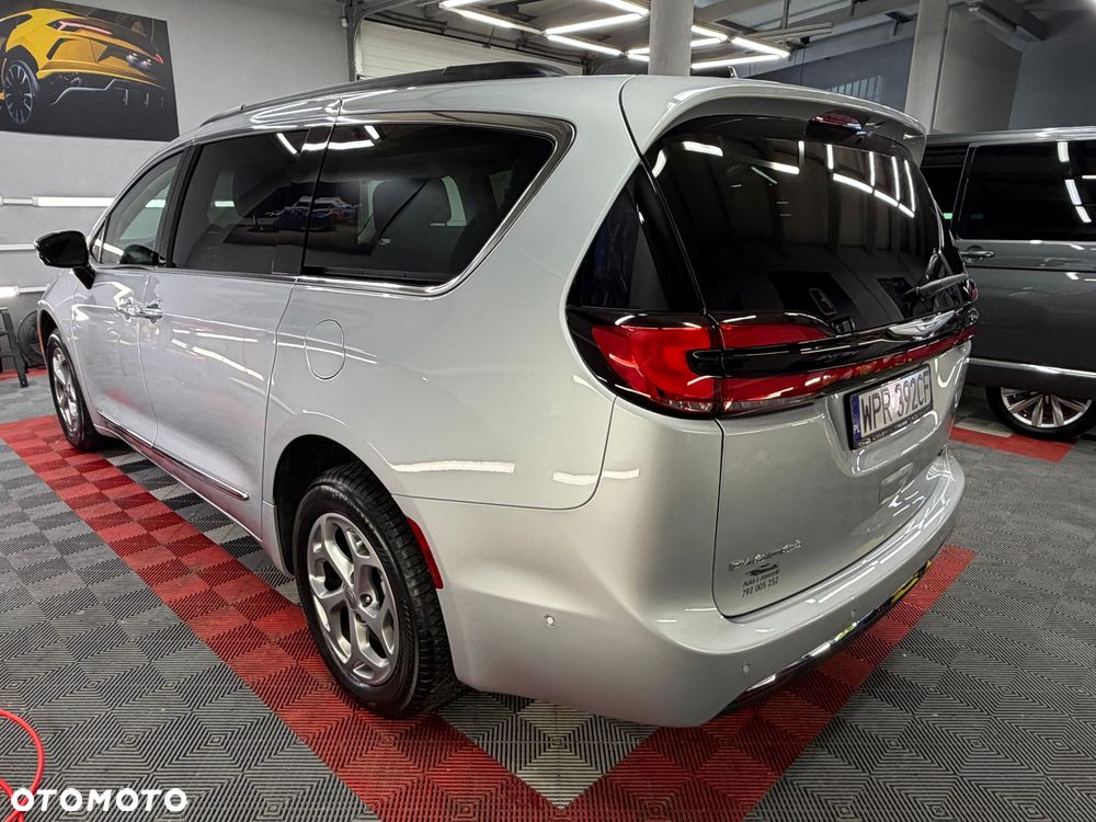 Chrysler Pacifica - 5