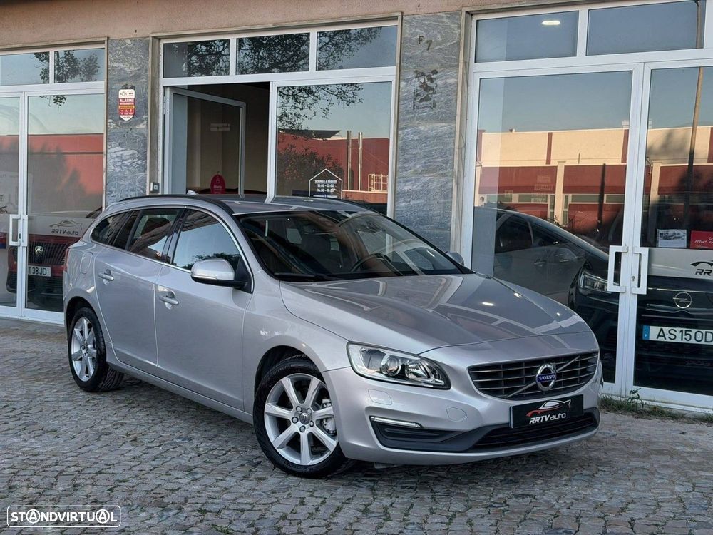 Volvo V60 2.0 D2 Momentum Drive - 11