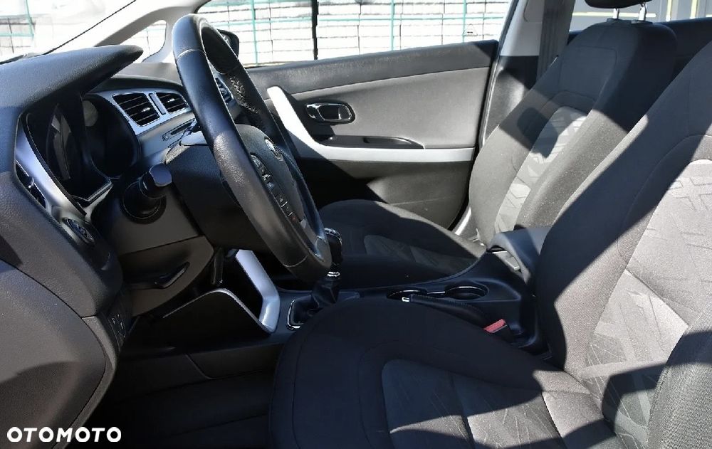 Kia Ceed - 13