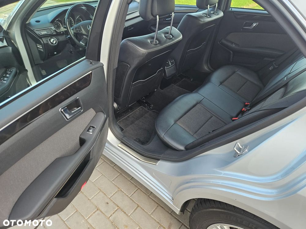 Mercedes-Benz Klasa E 220 CDI BlueEff Avantgarde - 12