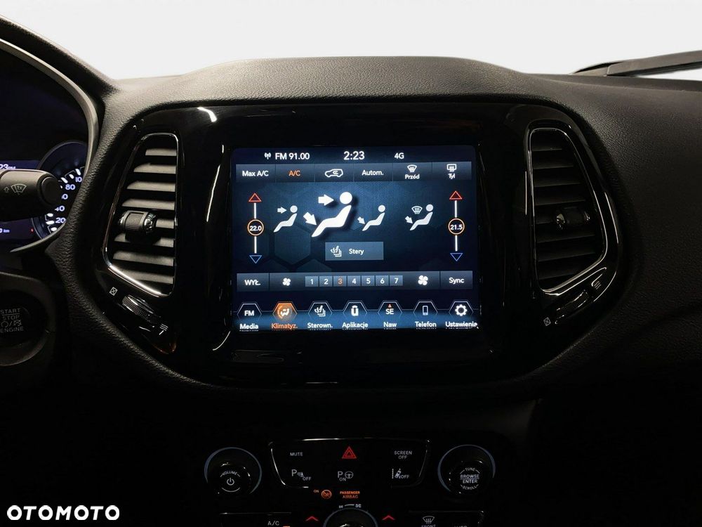 Jeep Compass - 26