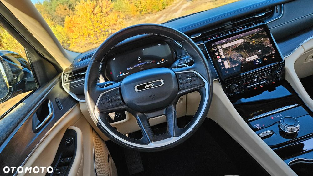 Jeep Grand Cherokee - 21