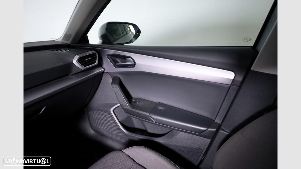 SEAT Leon 1.5 TSI e-Hybrid FR DSG — fotografia 16