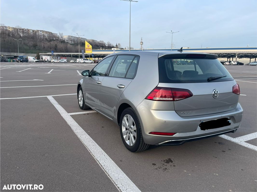 Volkswagen Golf - 11