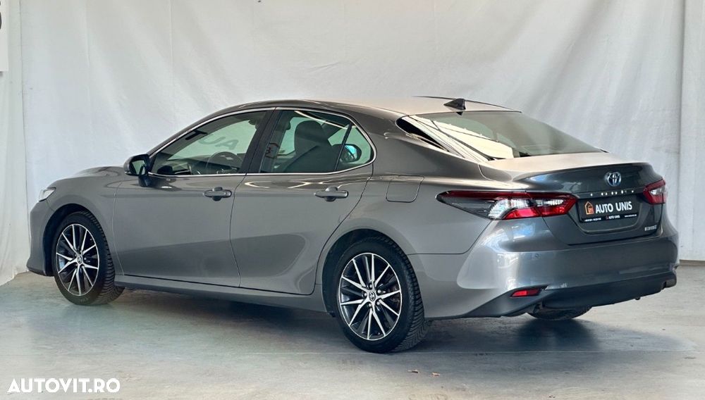 Toyota Camry Executive - 4