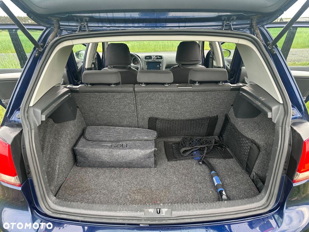 Volkswagen Golf - 6
