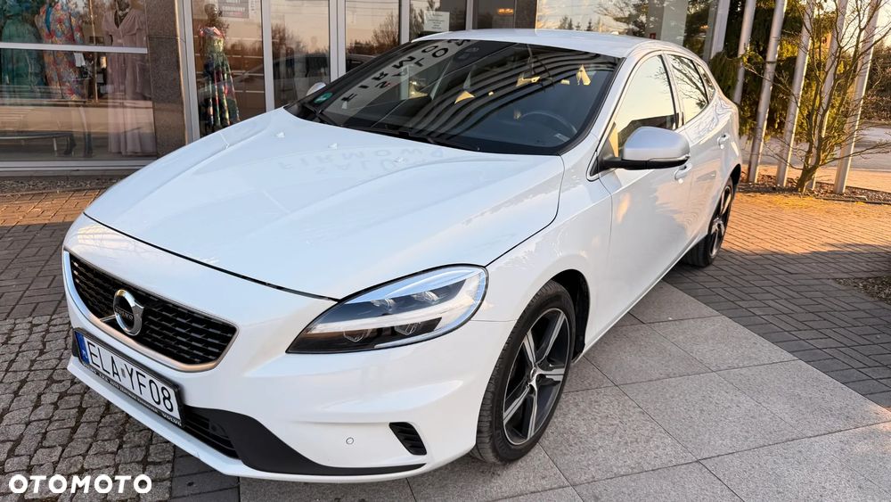 Volvo V40 - 25