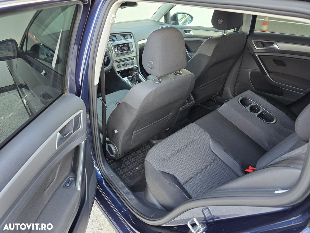 Volkswagen Golf 1.6 TDI BMT Comfortline - 23