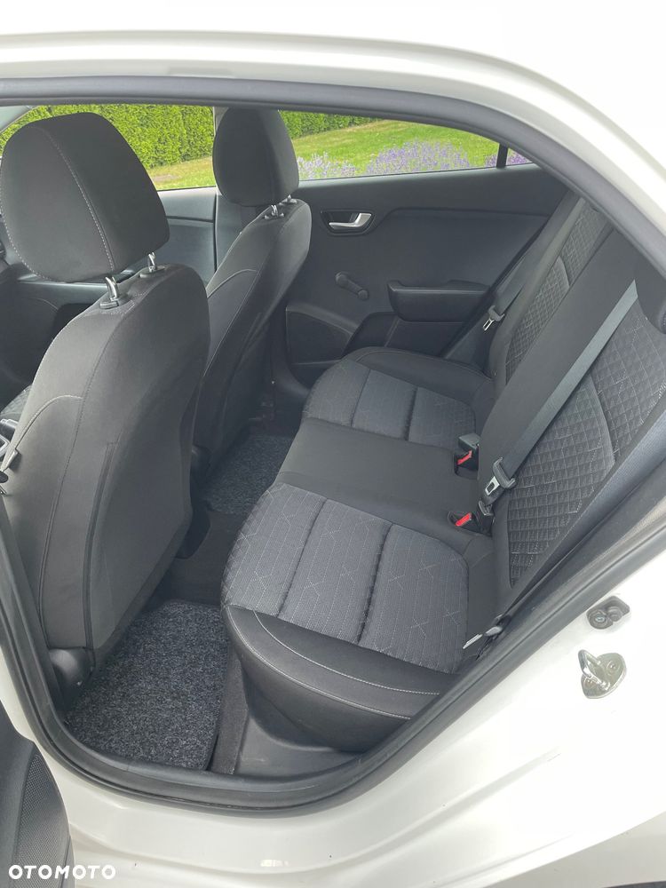 Kia Rio 1.2 Attract - 17
