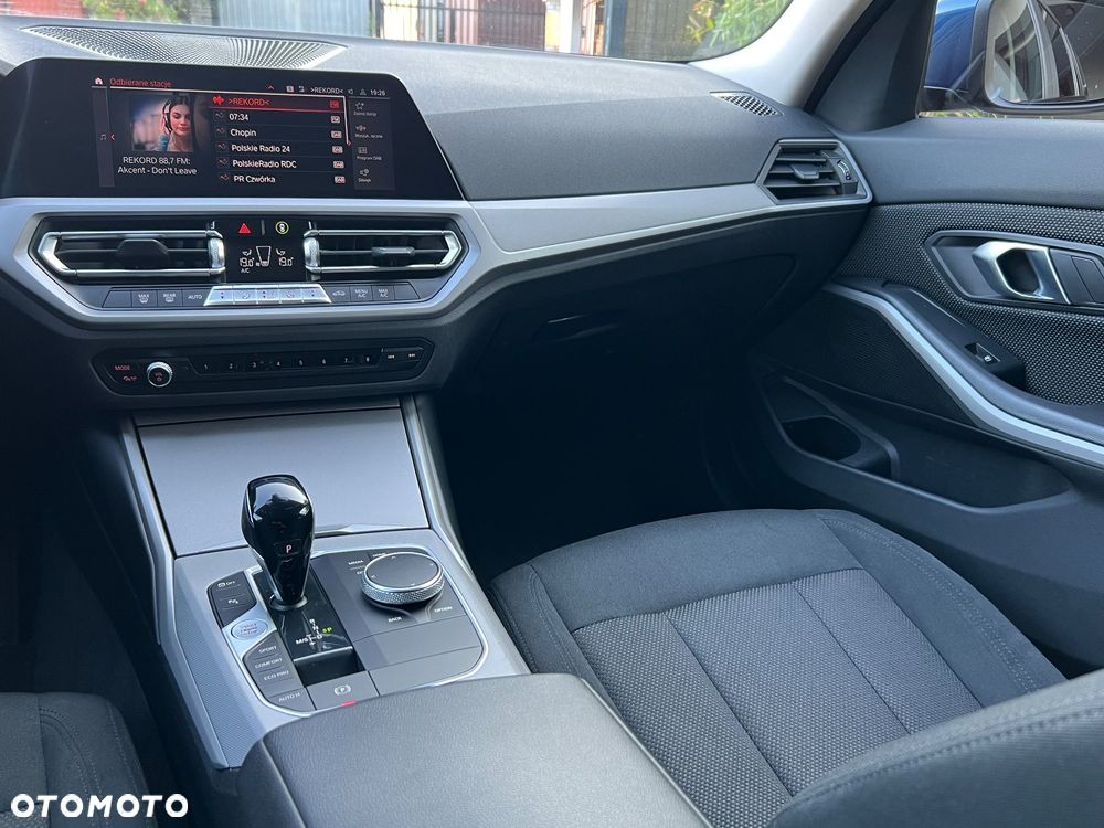 BMW Seria 3 316d MHEV Advantage - 24