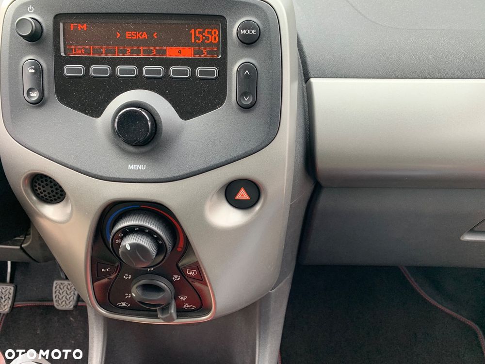 Toyota Aygo x-play Eco - 16