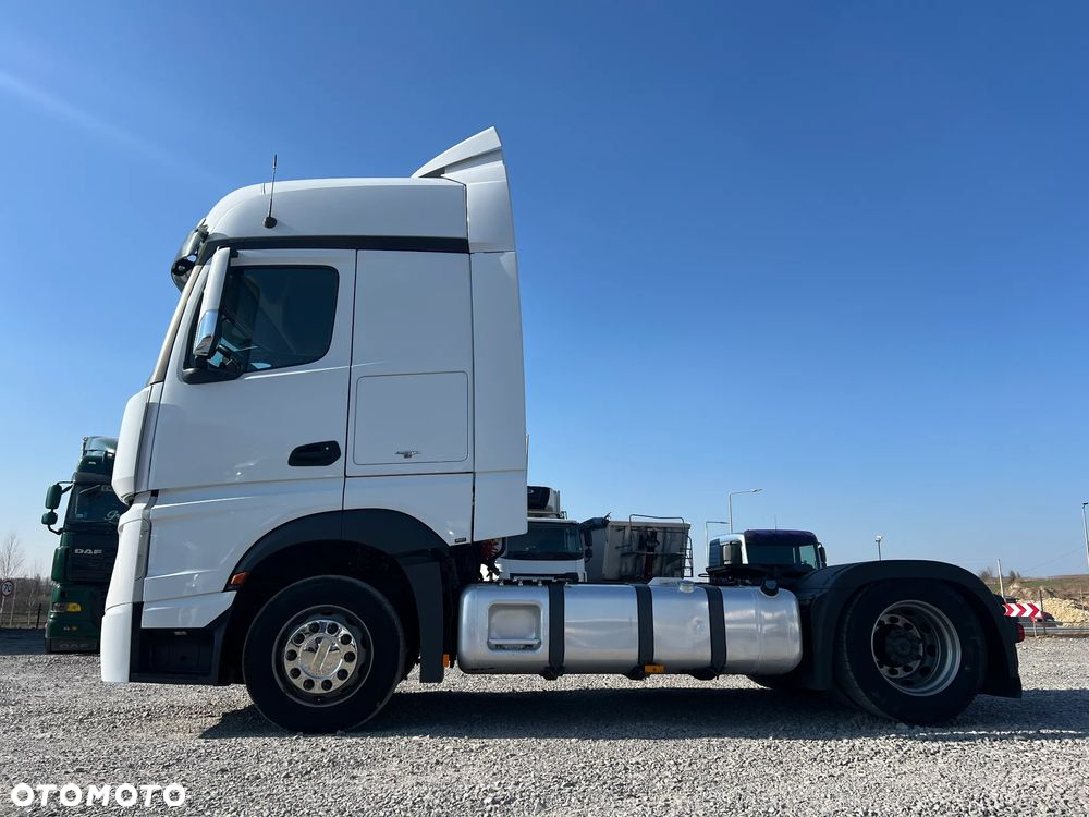 Mercedes-Benz Actros - 4