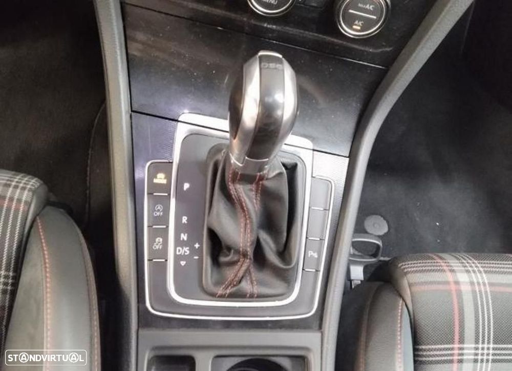 VW Golf - 5