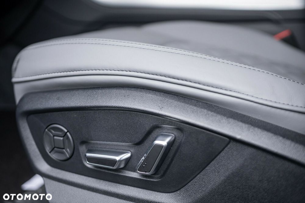 Audi Q8 - 12
