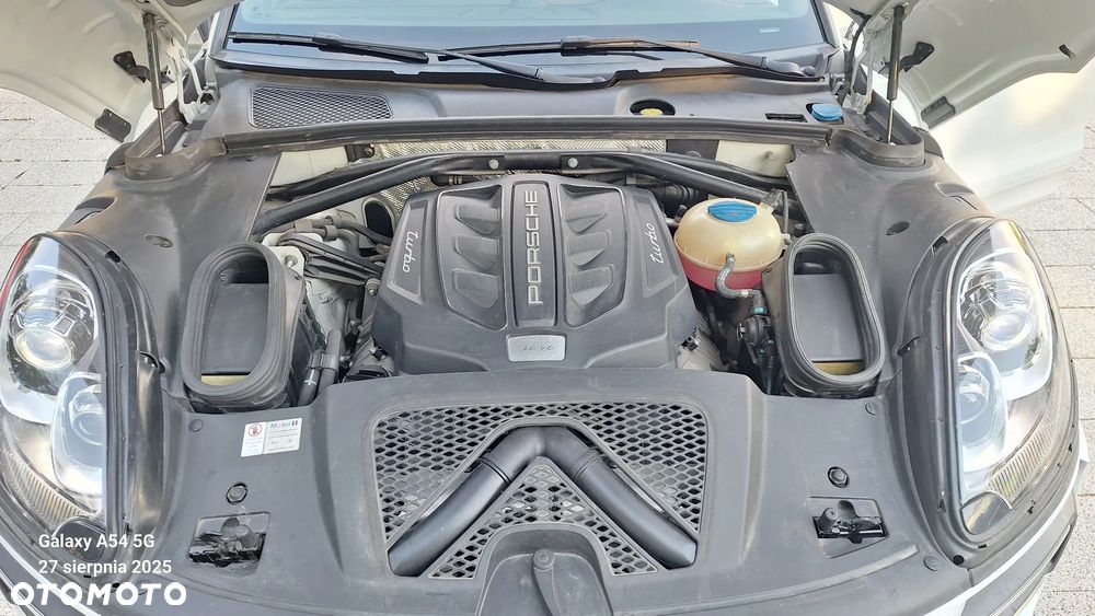 Porsche Macan Turbo - 16