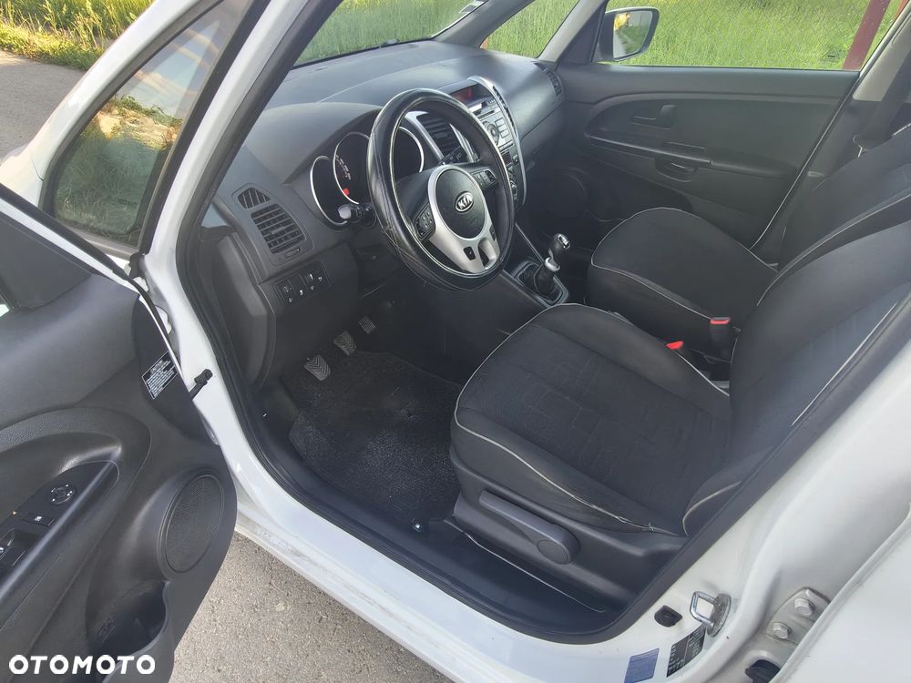 Kia Venga 1.4 CRDi S - 9