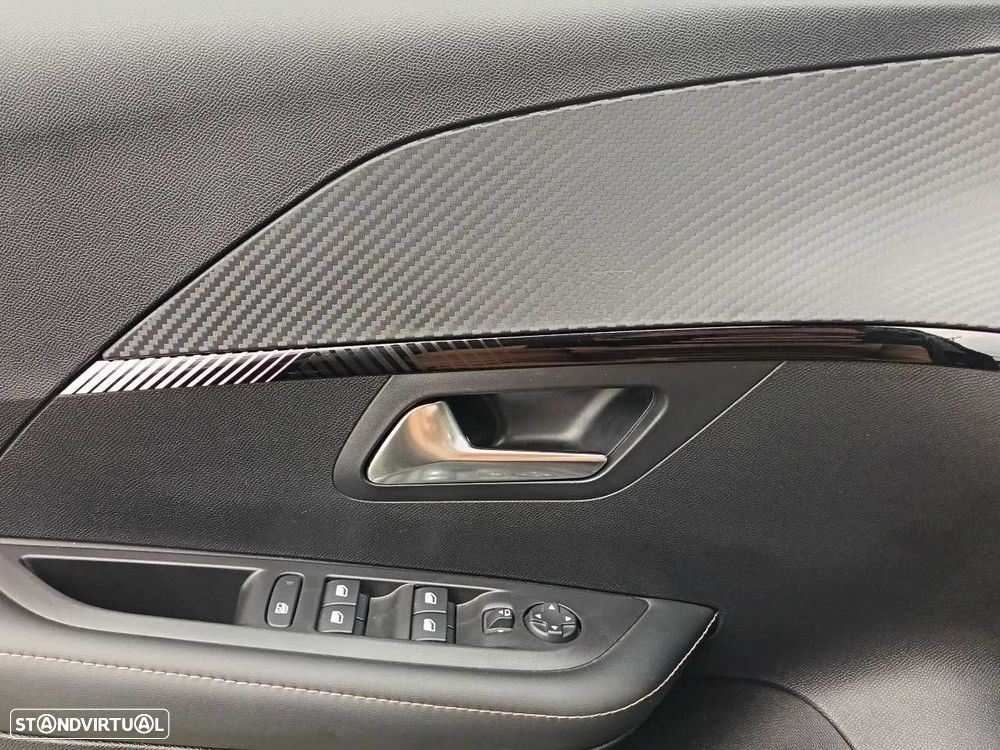 Peugeot 208 1.2 Hybrid Allure e-DCS6 - 11