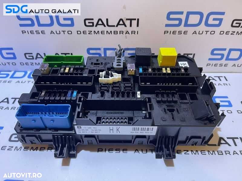 Panou Tablou Relee Sigurante Opel Astra H 2004 - 2010 Cod 13206762 - 2
