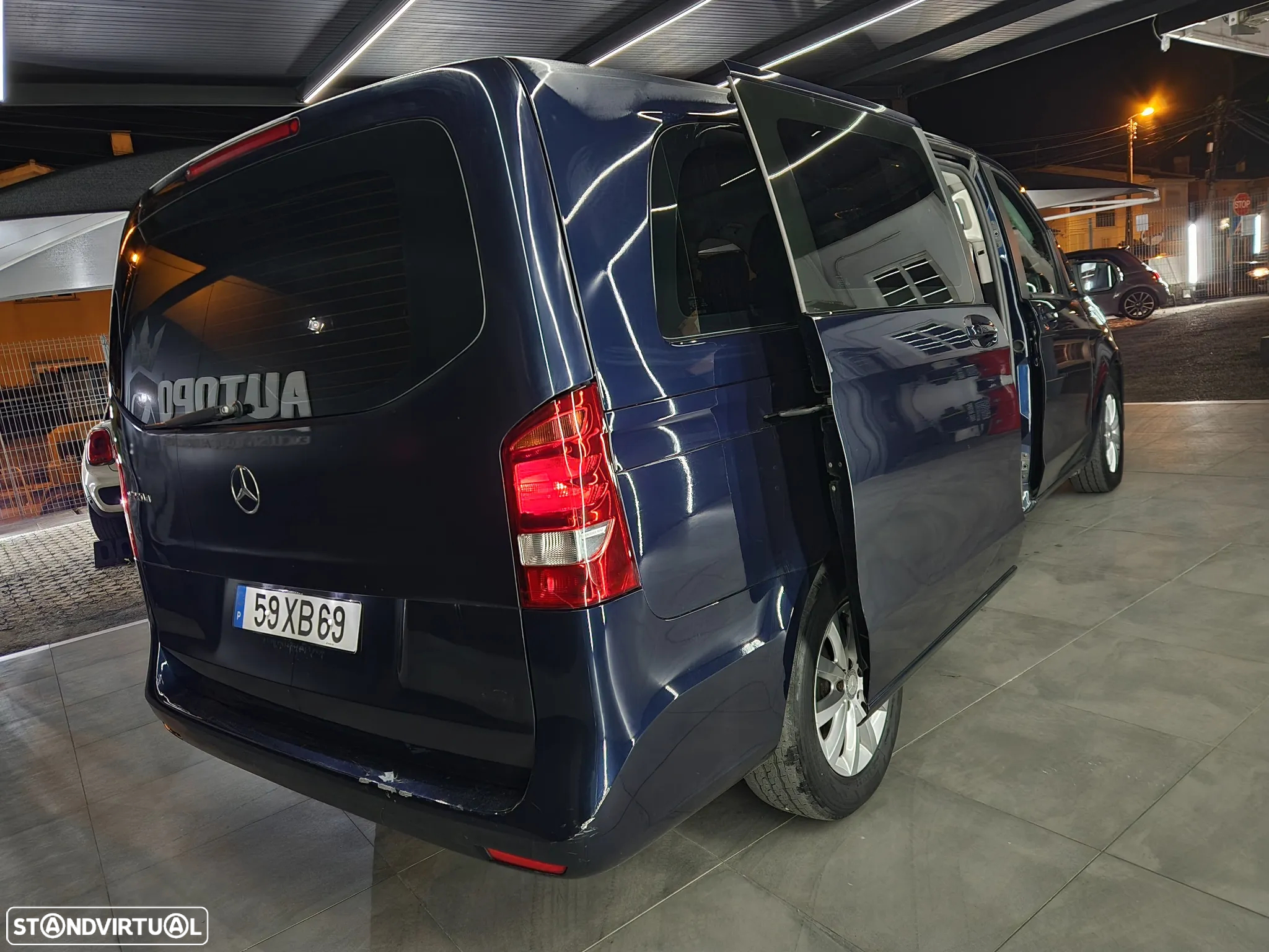 Mercedes-Benz V 220 - 12