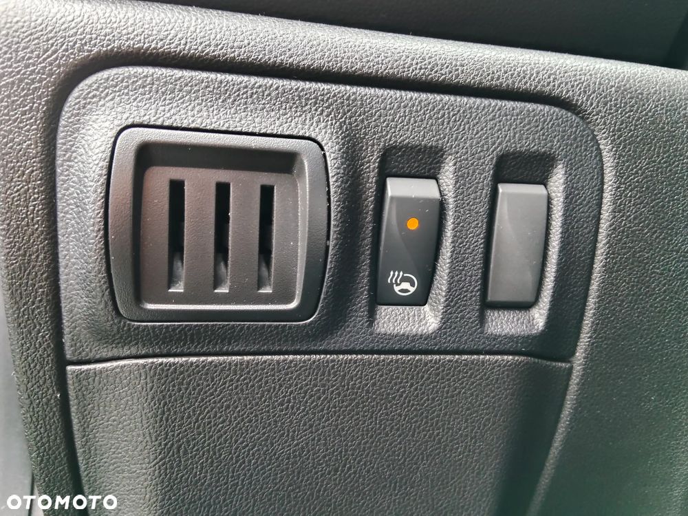 Renault Megane ENERGY TCe 130 BOSE EDITION - 16