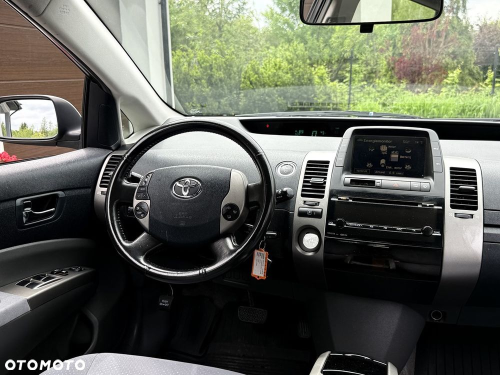 Toyota Prius 1.5 VVT-i Sol - 27