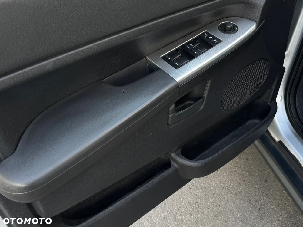 Jeep Grand Cherokee 3.7 4x4 Laredo - 18
