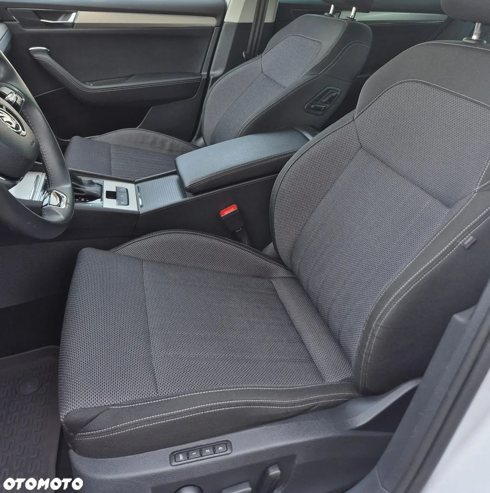 Skoda Superb 2.0 TDI SCR 4x4 Style DSG - 8