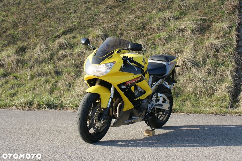 Honda CBR - 7
