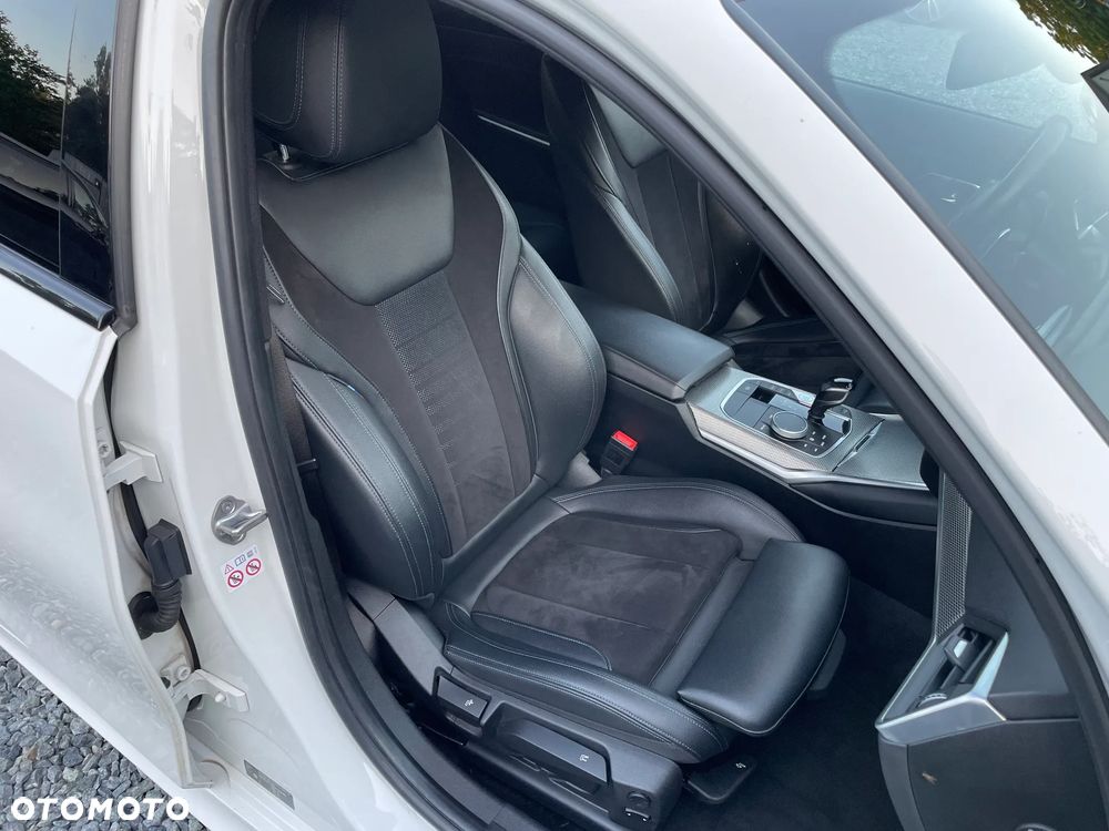 BMW Seria 3 320d Edition M Sport Shadow - 24