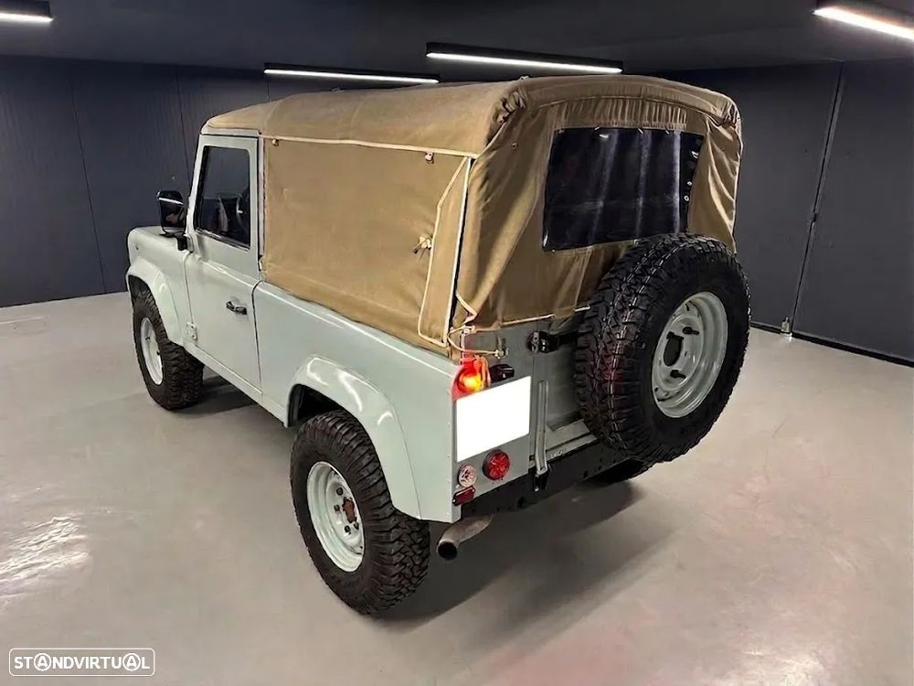 Land Rover Defender 90 2.5 Td5 Soft Top - 16