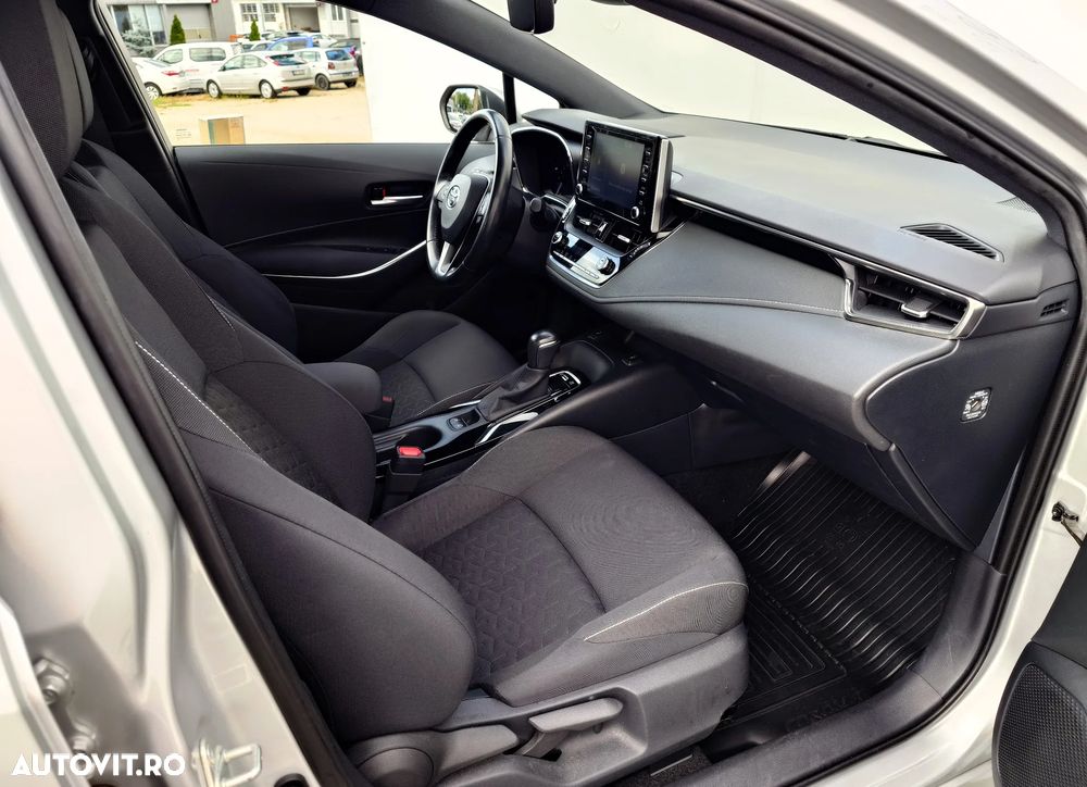Toyota Corolla 1.8 HSD Dynamic - 8