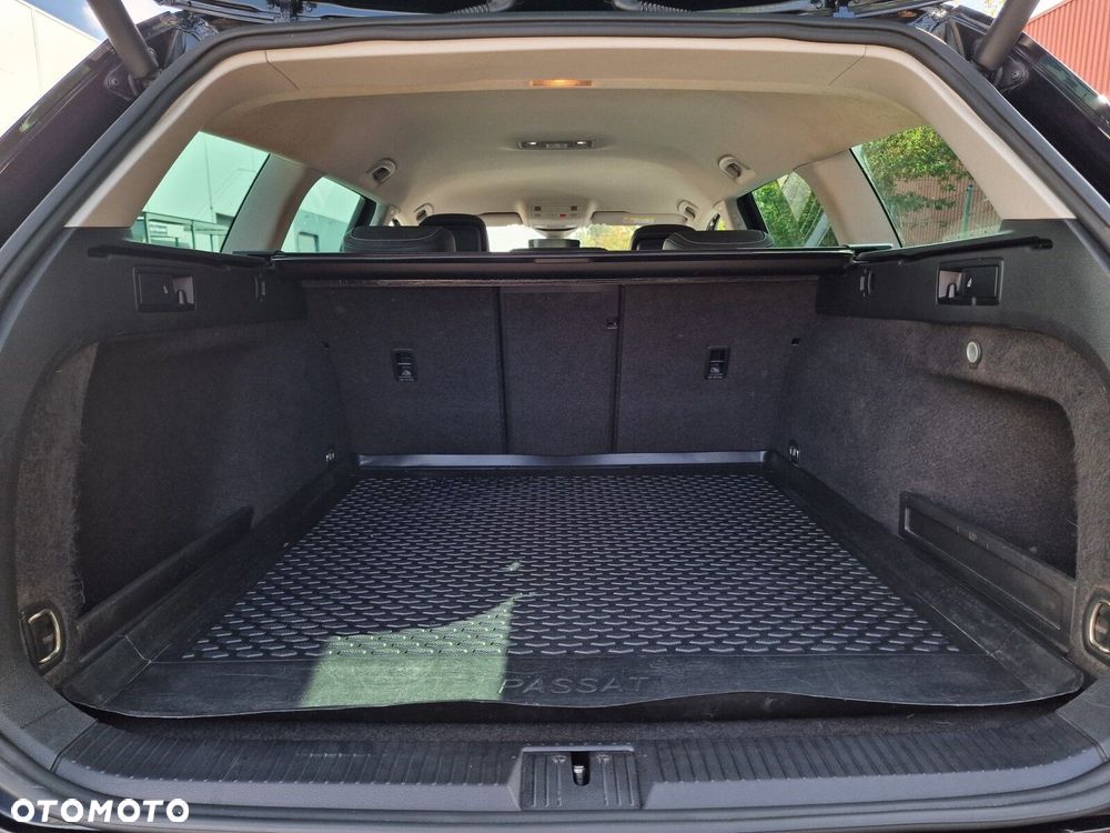 Volkswagen Passat - 15