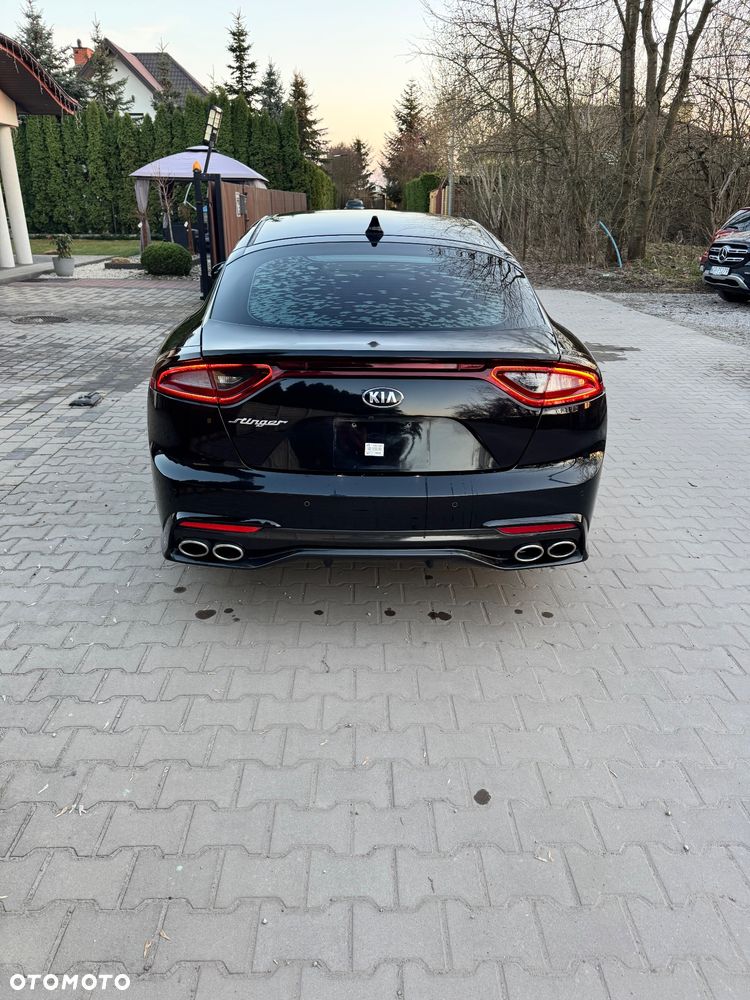 Kia Stinger - 12