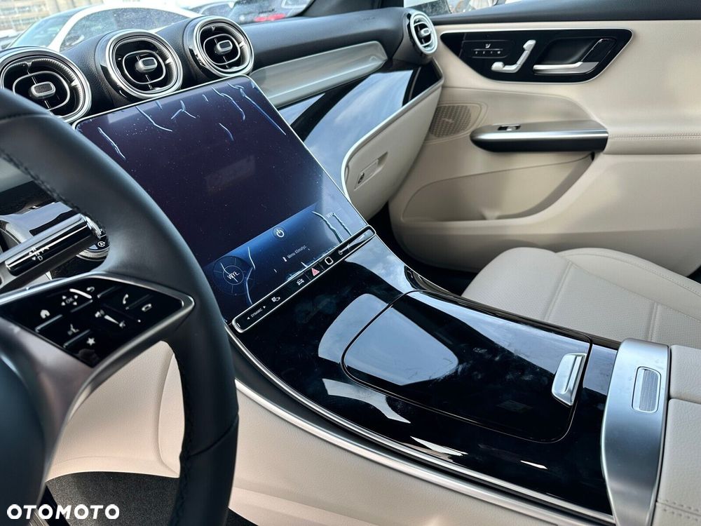 Mercedes-Benz GLC - 14