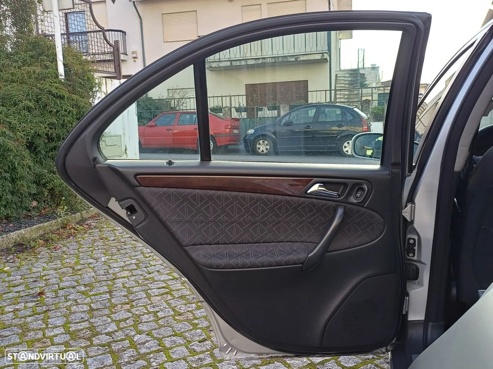 Mercedes-Benz C 220 CDI Auto Avantgarde - 33