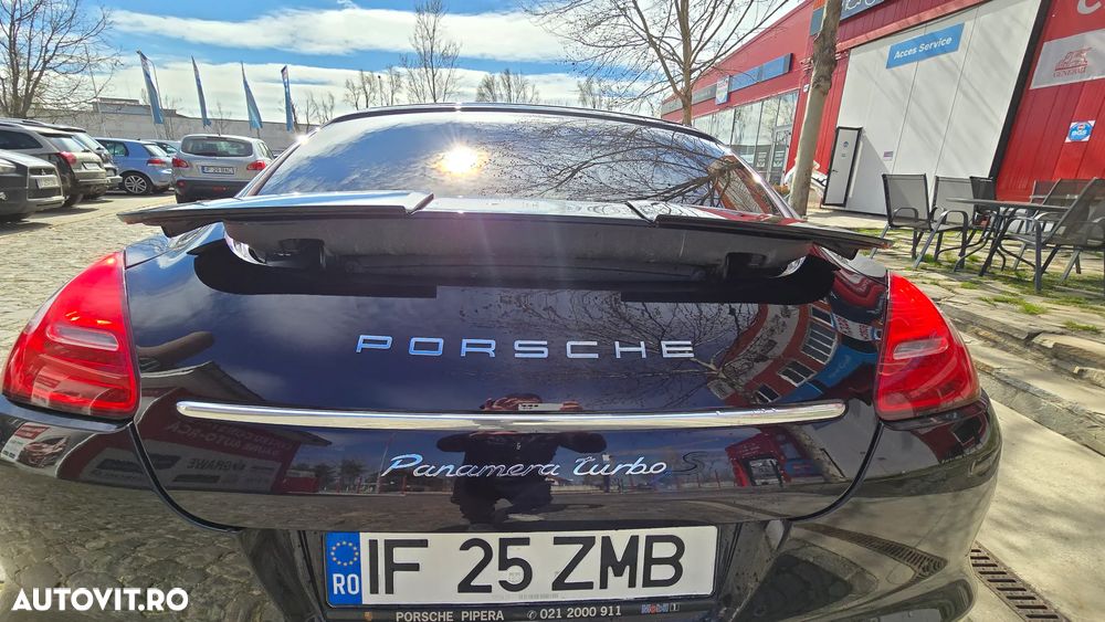 Porsche Panamera Turbo PDK - 10