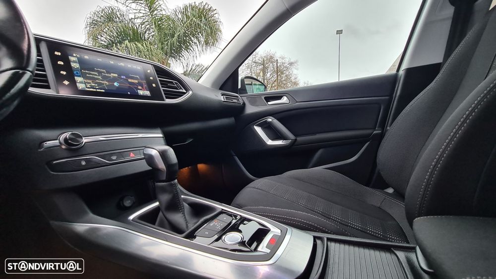 Peugeot 308 SW 1.6 BlueHDi Allure EAT6 - 32