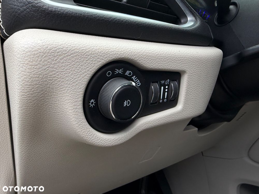 Chrysler Pacifica - 25