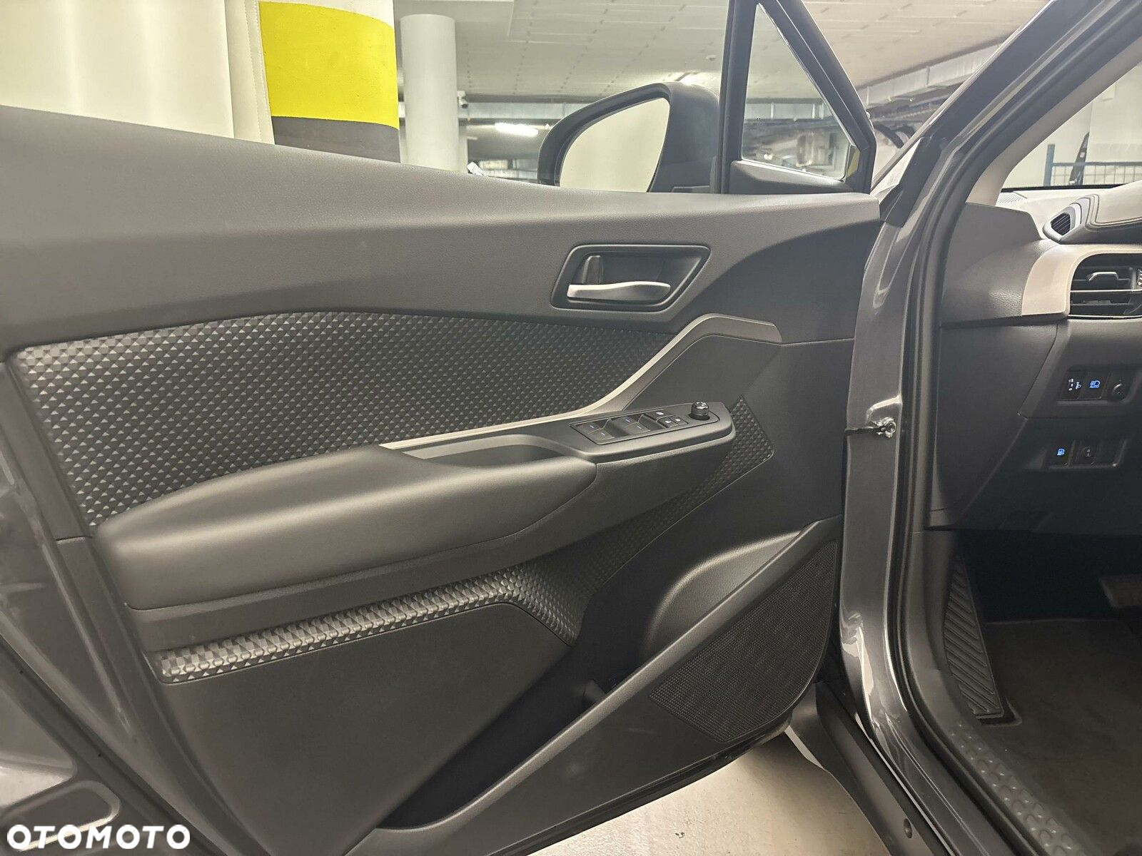 Toyota C-HR - 11