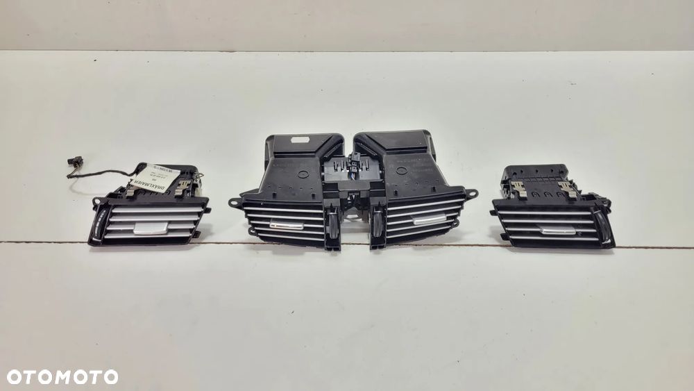 Mercedes W212 Kratka Wlot Nawiew Powietrza KOMPLET - 1