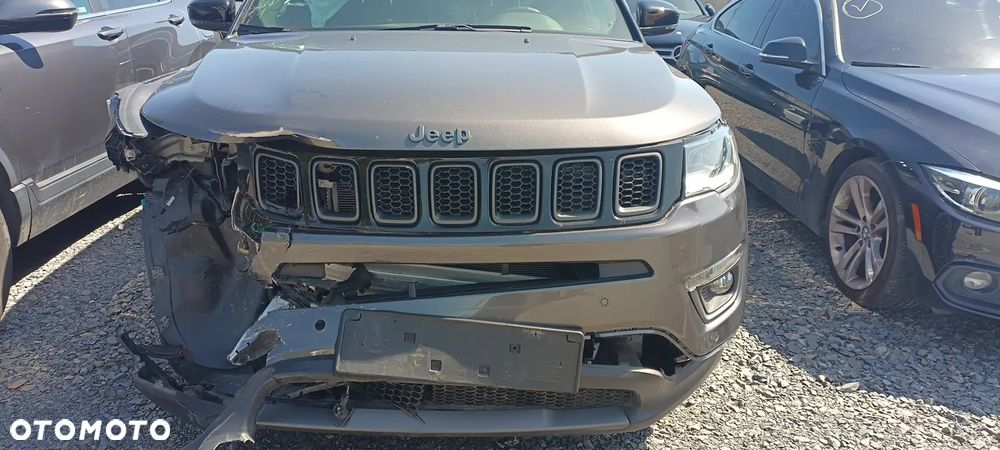 Jeep Compass 1.3 T-GDI 4xe PLUG-IN HYBRID Automatik Limited - 8