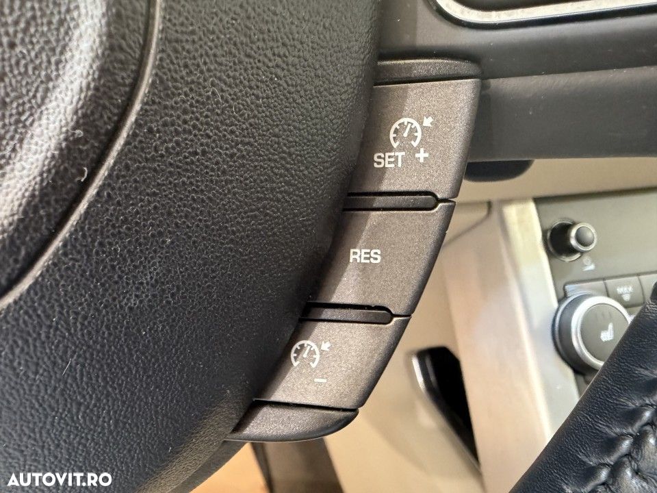 Land Rover Range Rover Evoque - 16