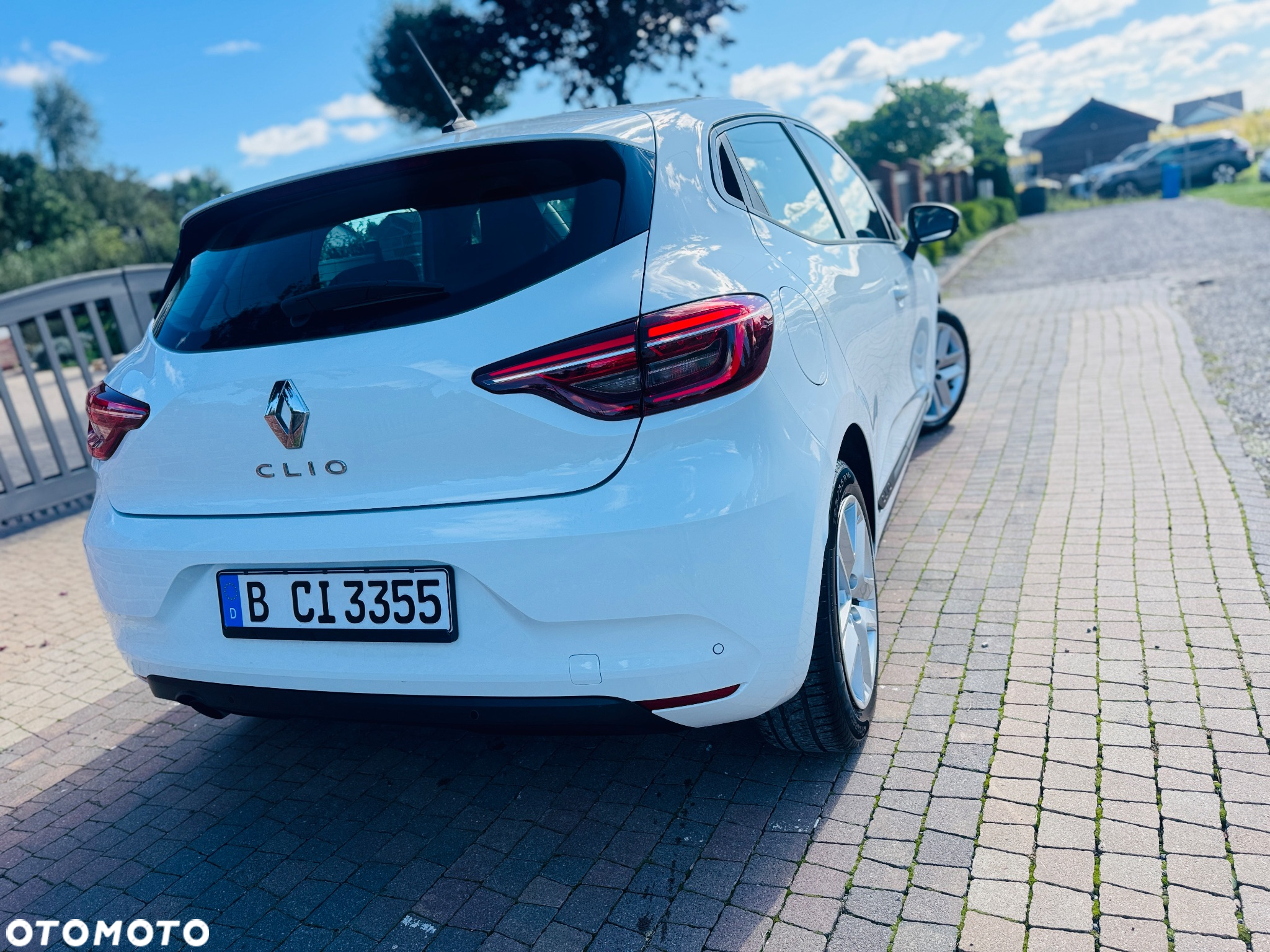 Renault Clio BLUE dCi 100 BUSINESS EDITION - 32