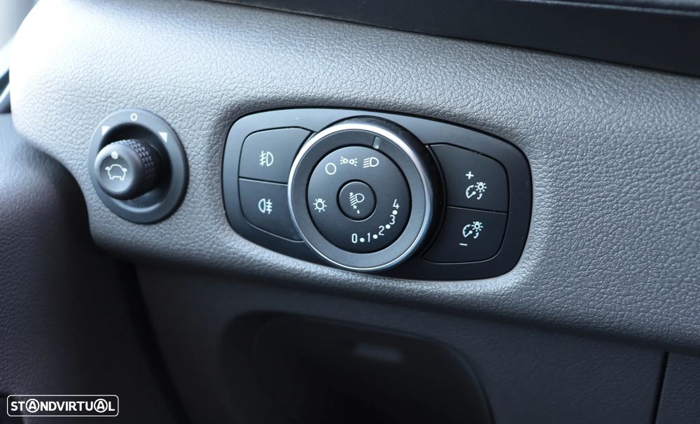 Ford Transit 2.0 EcoBlue L3H2 **IVA Dedutível - 19