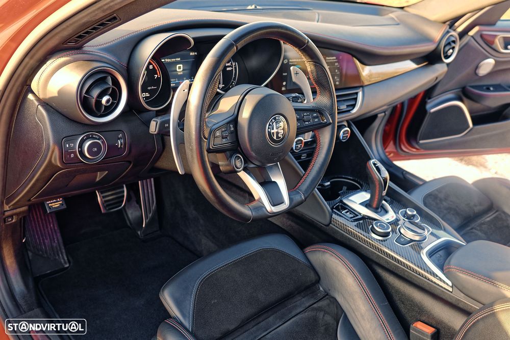 Alfa Romeo Giulia 2.0 T Estrema Q4 AT8 - 27